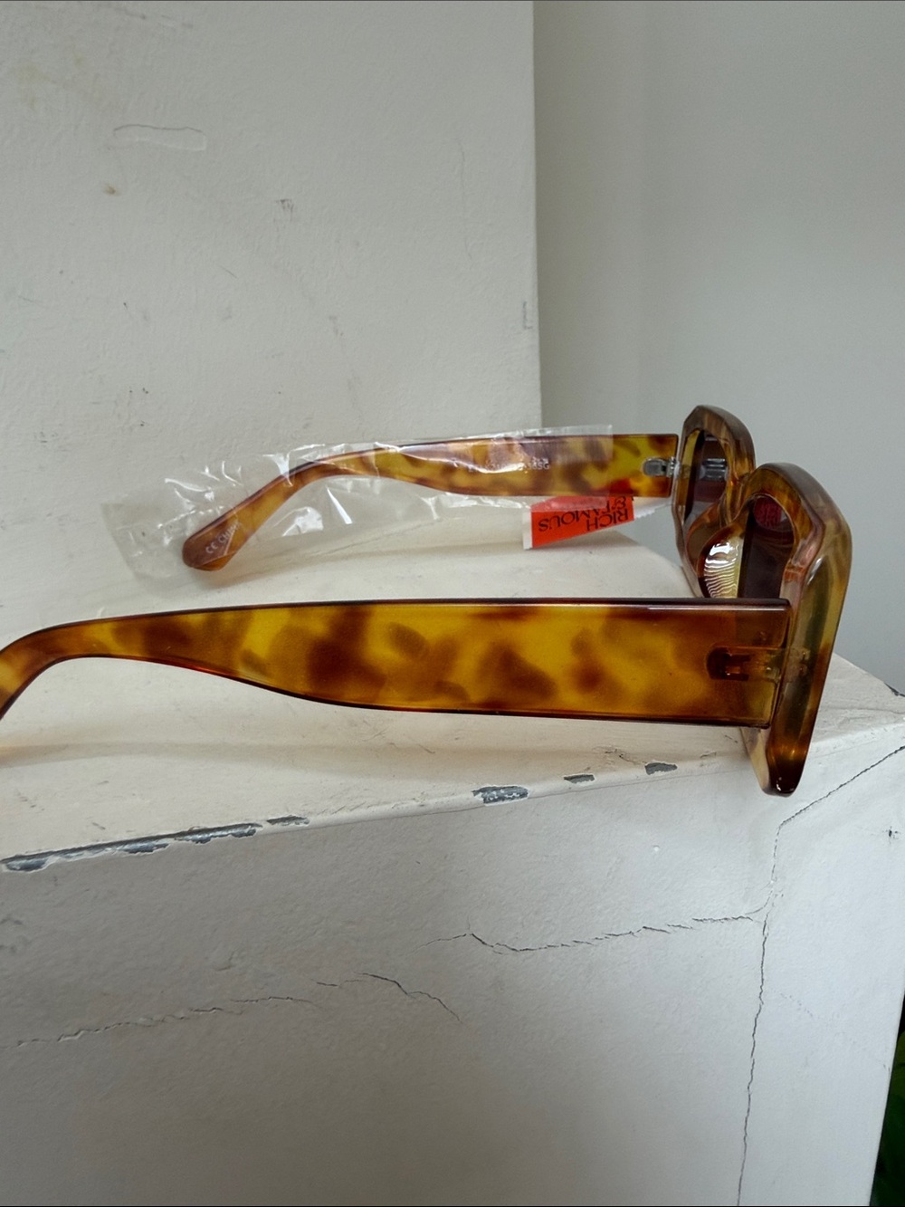 Rich & Famous Square Yellow Brown Tortoise Sunglasses NWT - Picture 3 of 3